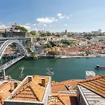 Manor House 아파트