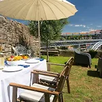 아파트 Manor House