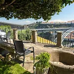 Manor House 아파트 *