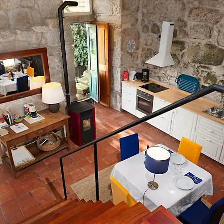 Manor House Apartment *
