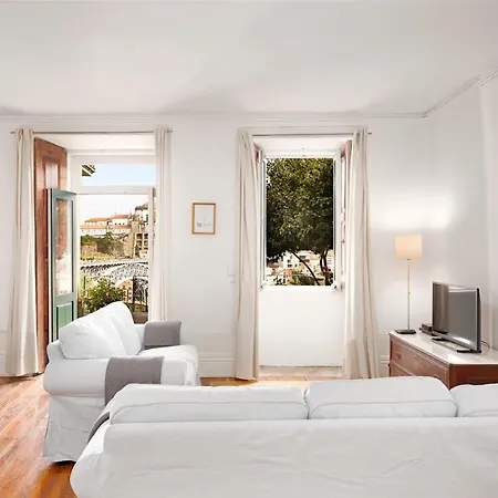 Manor House Apartment