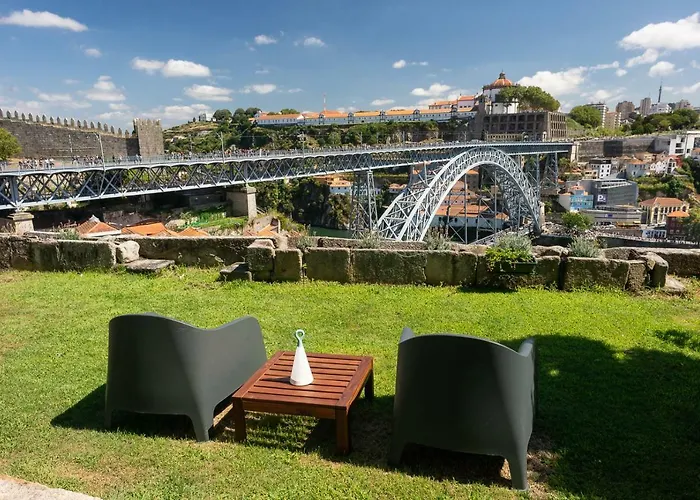 Manor House דירה