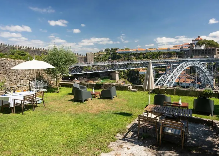 Апартаменты Manor House *