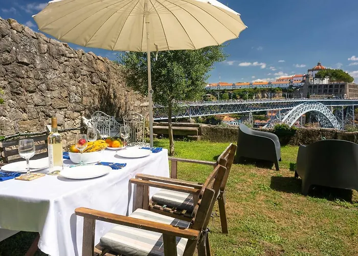 Apartment Manor House