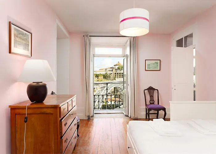 Manor House Apartment