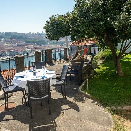 Manor House Apartamento *